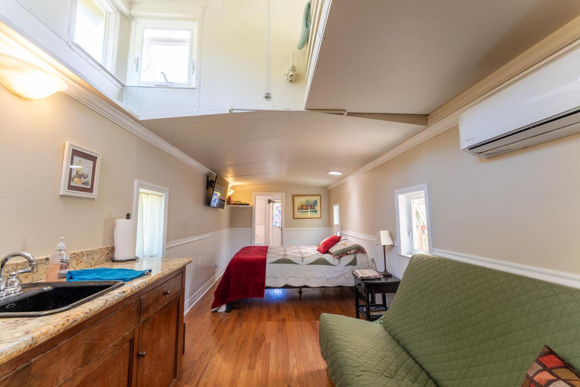 Little Red Caboose Villa Oakhurst Exterior photo